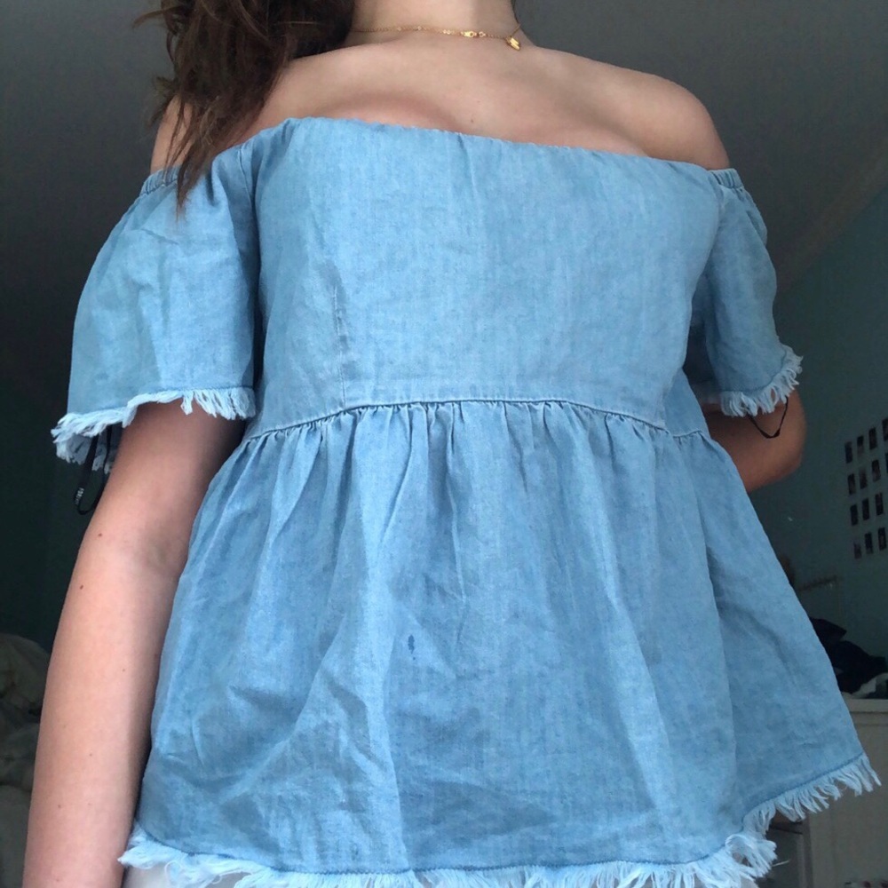 Forever 21  off the shoulder top